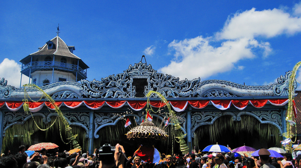 Grebeg Maulud, Tradisi Hajatan Keraton Kasunanan Surakarta.